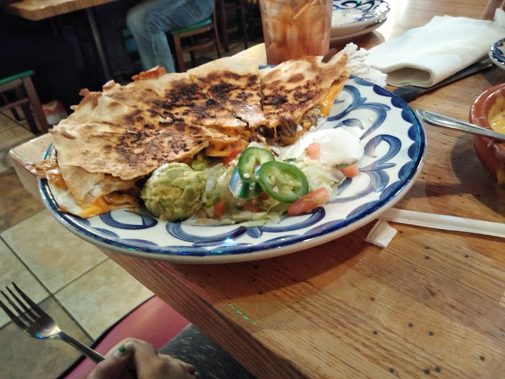 Chevys Fresh Mex | restaurant | 2801 S Louise Ave, Sioux Falls, SD 57106, USA | 6053622610 OR +1 605-362-2610