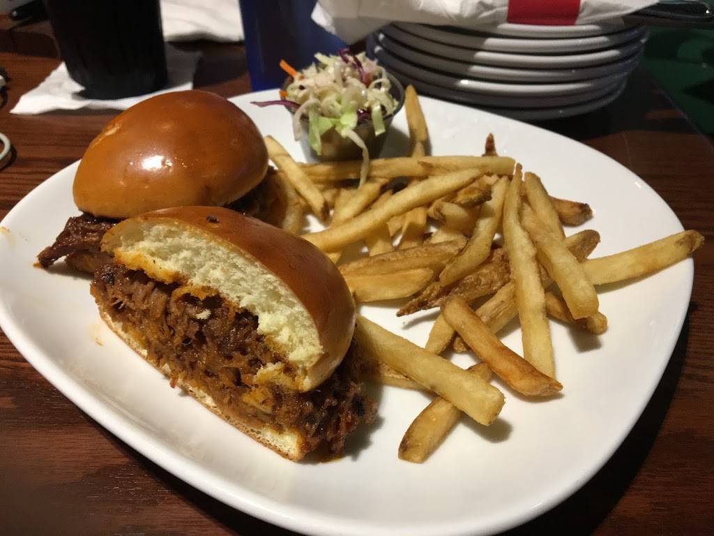 Recovery Sports Grill | restaurant | 600 Virginia St E, Charleston, WV 25301, USA | 6812058395 OR +1 681-205-8395