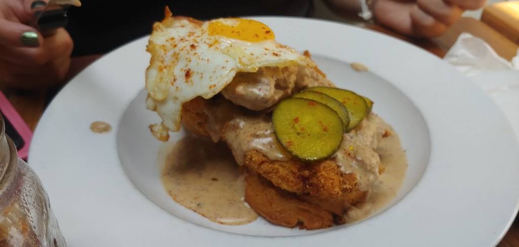 Muddy Waters Oyster Bar | restaurant | 130 S Highland Ave, Pittsburgh, PA 15206, USA | 4123610555 OR +1 412-361-0555