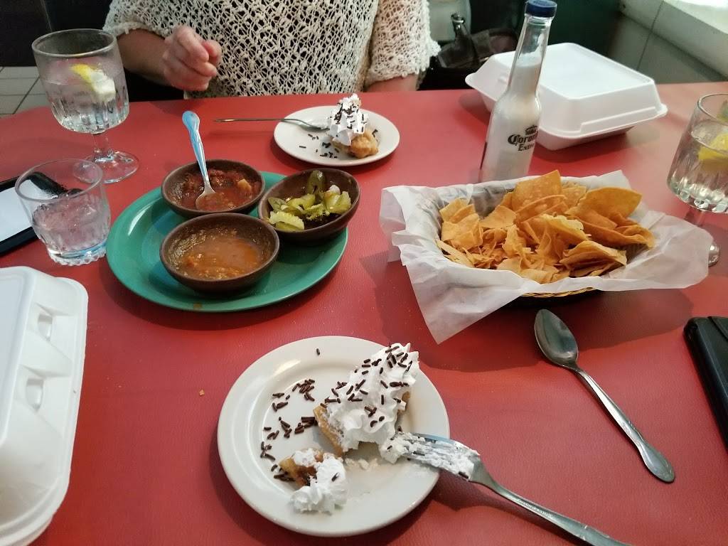 La Hacienda de Roselle | restaurant | 35 W Irving Park Rd, Roselle, IL 60172, USA | 6308939009 OR +1 630-893-9009