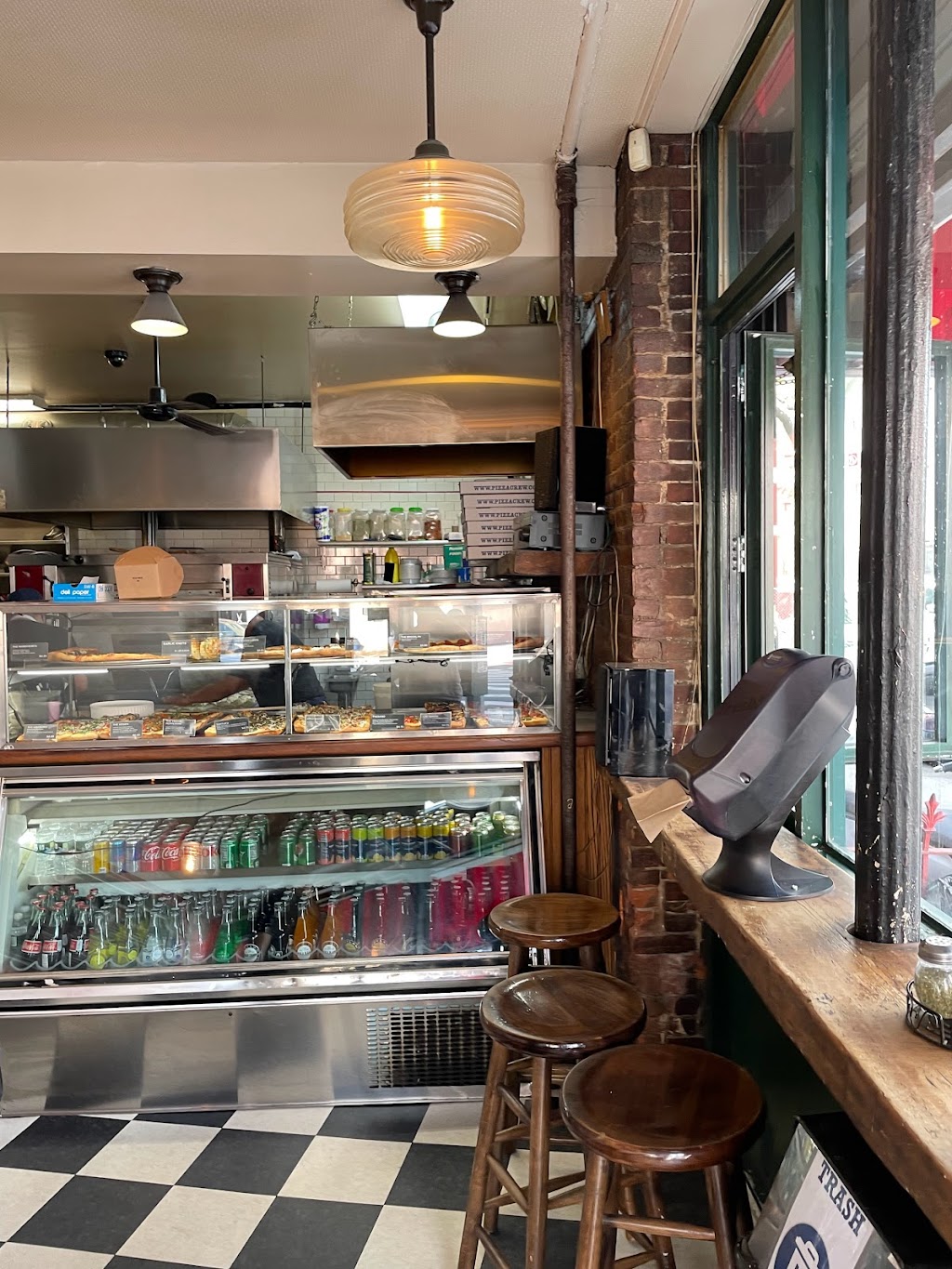 Williamsburg Pizza | meal delivery | 265 Union Ave, Brooklyn, NY 11211, USA | 7188558729 OR +1 718-855-8729