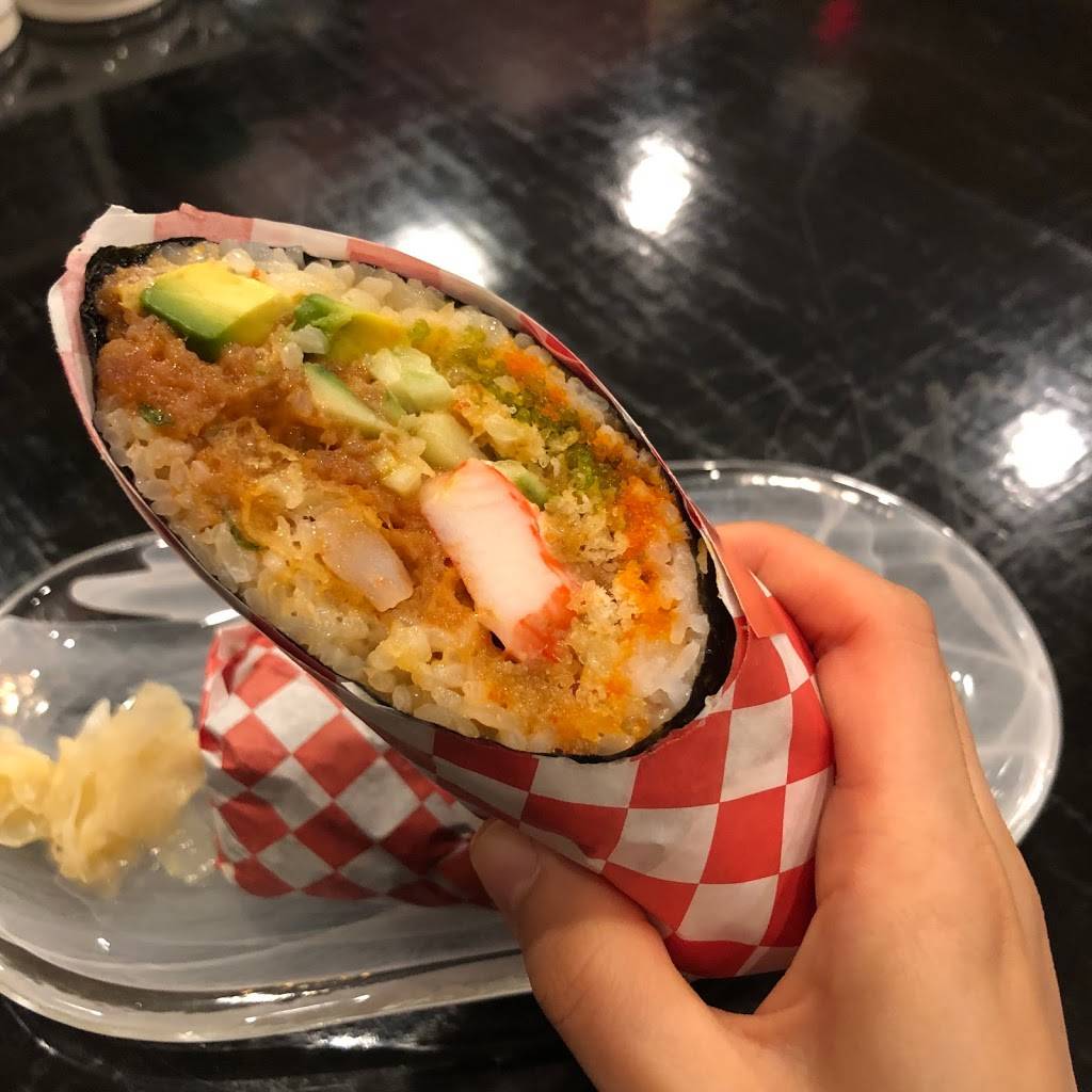 Momo Sushi | restaurant | 662 S Lake St, Mundelein, IL 60060, USA | 8475662544 OR +1 847-566-2544