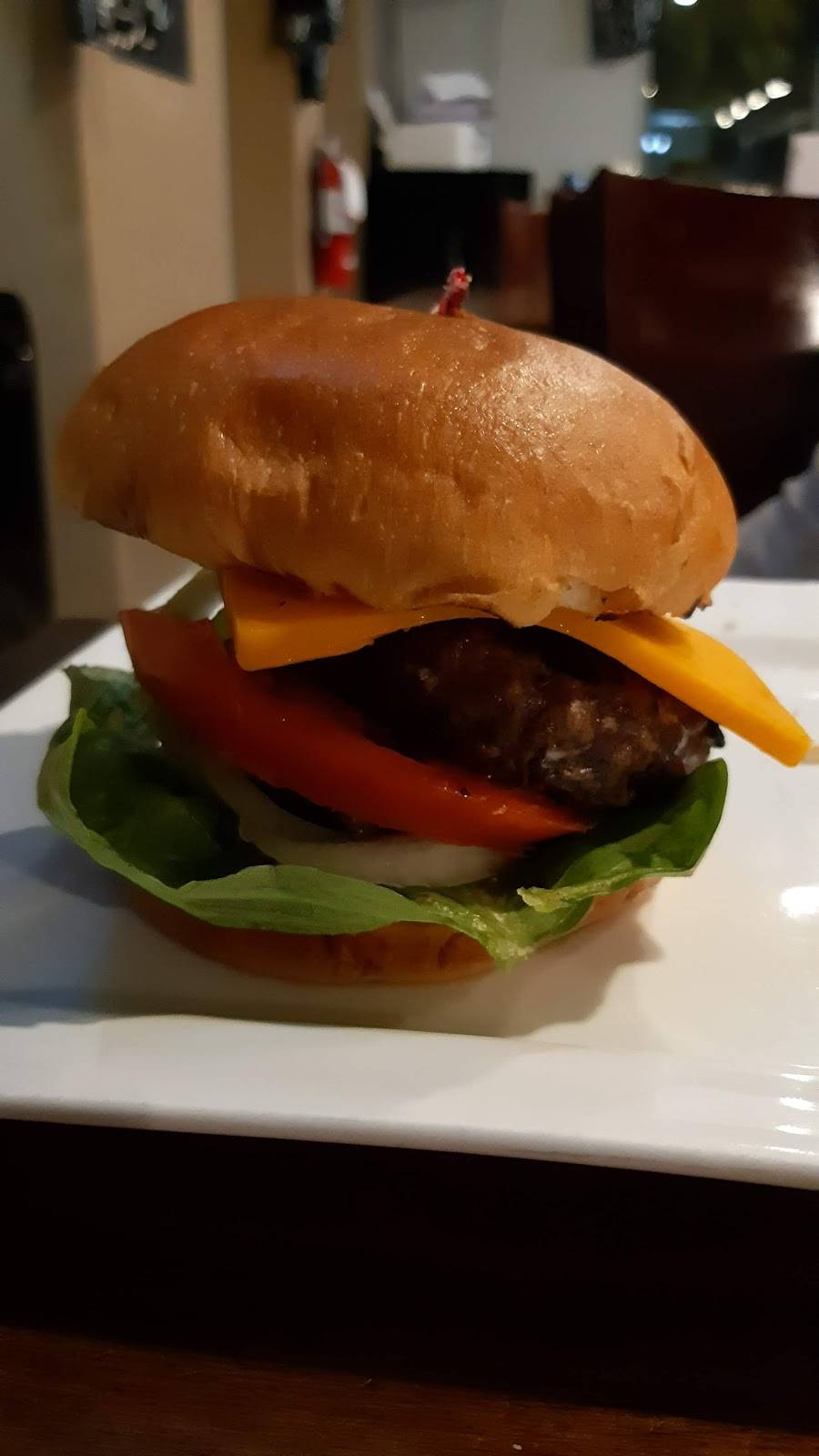 The Gibbled Goose | restaurant | 22-26 Main St S, Waterford, ON N0E 1Y0, Canada | 5194434442 OR +1 519-443-4442