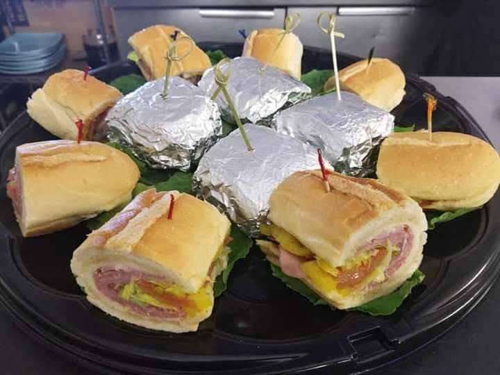 Ackermans neighborhood Eatery | restaurant | 2802 Thomasson Dr, Naples, FL 34112, USA | 2399639896 OR +1 239-963-9896