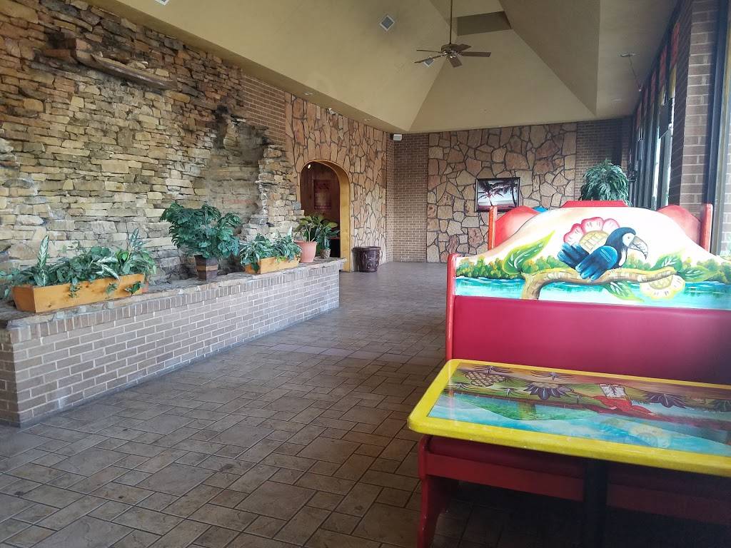 Casa Mexicana | restaurant | 840 Overton Plaza, Livingston, TN 38570, USA | 9318238875 OR +1 931-823-8875