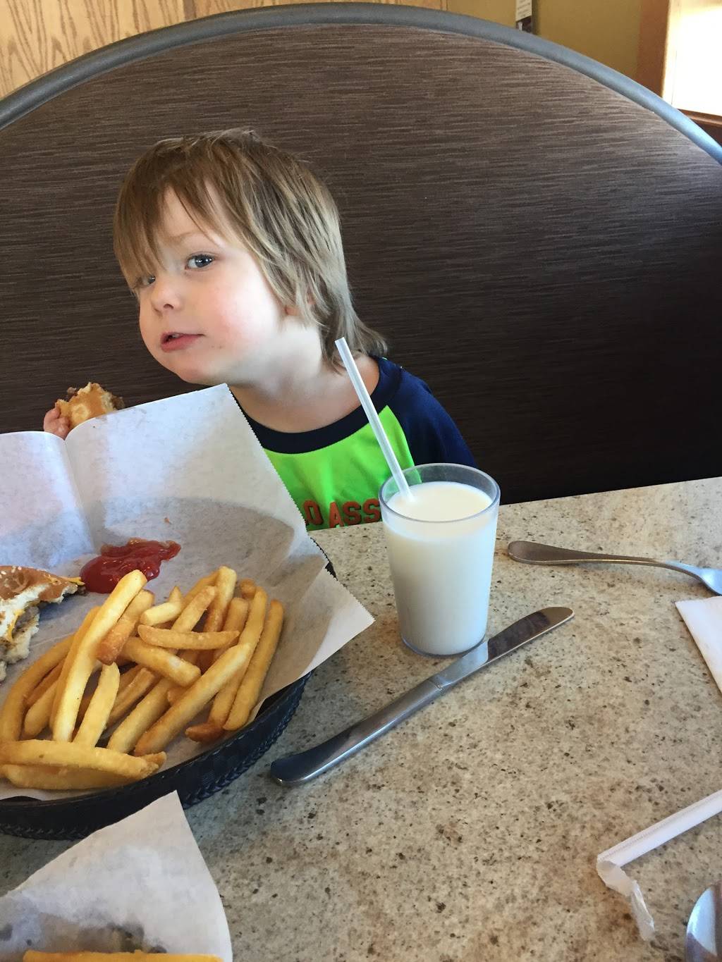 Arcadia Family Restaurant | restaurant | 615 Dettloff Dr, Arcadia, WI 54612, USA | 6083231134 OR +1 608-323-1134