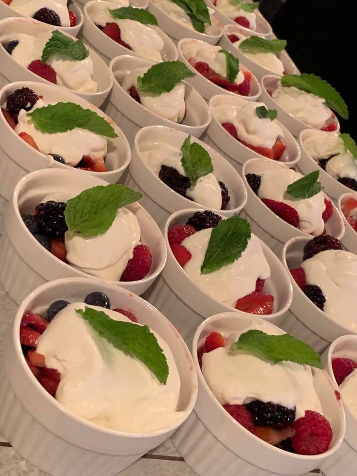 Traiteur la Bella cucina | restaurant | 895 Boulevard des Laurentides, Piedmont, QC J0R 1K0, Canada | 5147957120 OR +1 514-795-7120