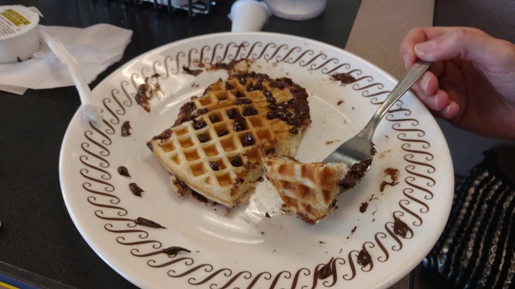 Waffle House | meal takeaway | 1074 E Eads Pkwy, Greendale, IN 47025, USA | 8125370978 OR +1 812-537-0978