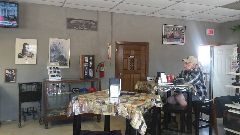 Submarine Dive | restaurant | 3219 Guadalupe St, San Antonio, TX 78207, USA | 2107256425 OR +1 210-725-6425