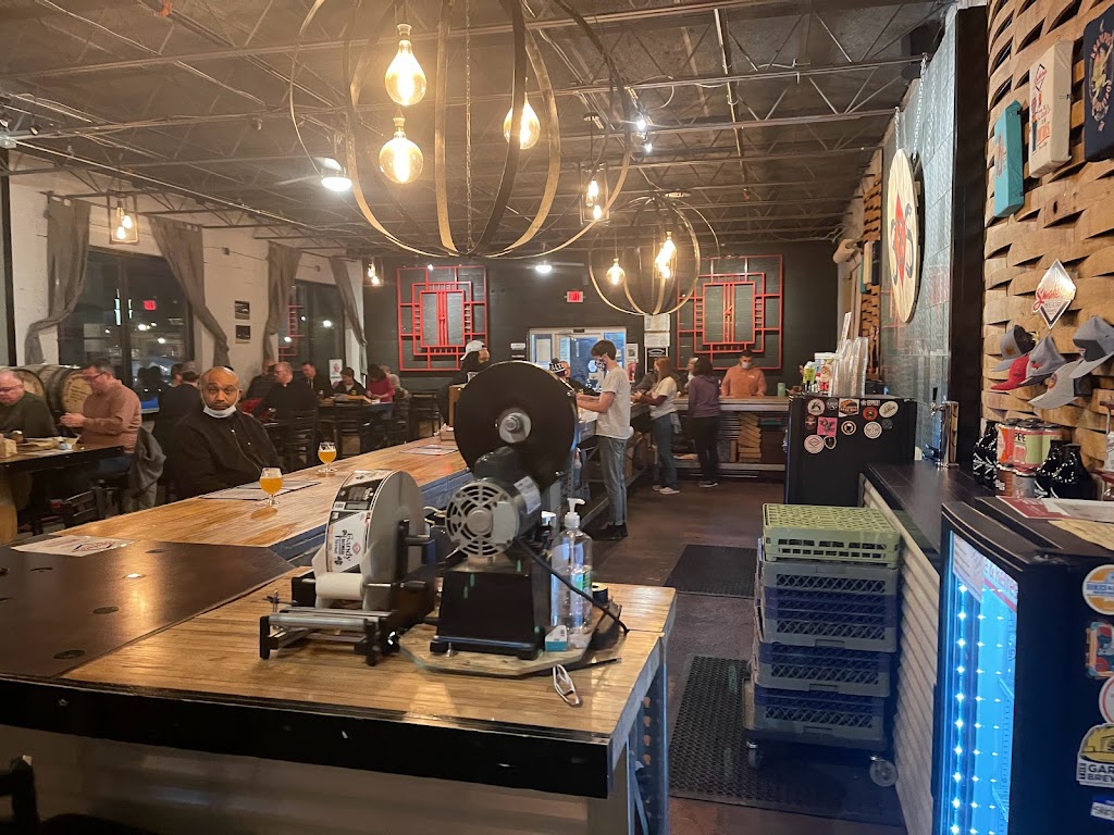 Smoketown Brewing Station | restaurant | 223 W Potomac St, Brunswick, MD 21716, USA | 3018344828 OR +1 301-834-4828