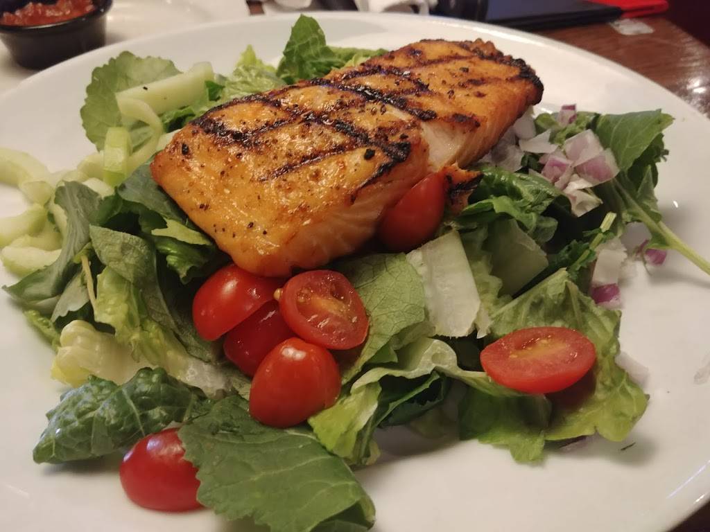 TGI Fridays | restaurant | 2240 N Ocean Ave, Farmingville, NY 11738, USA | 6317363631 OR +1 631-736-3631