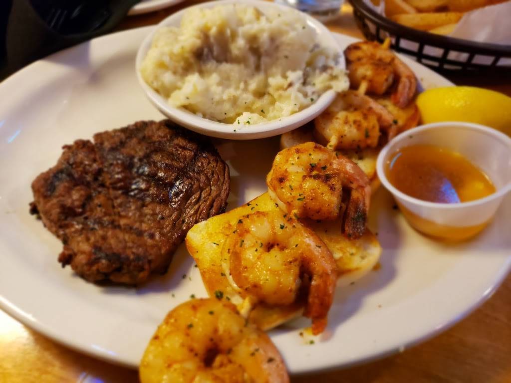 Texas Roadhouse | restaurant | 5250 Endicott Ave, Fort Worth, TX 76137, USA | 8178318811 OR +1 817-831-8811
