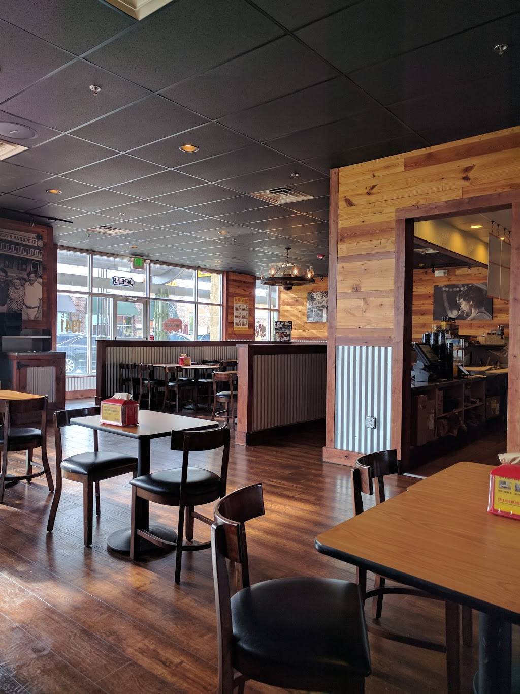 Dickeys Barbecue Pit | restaurant | 10551 E Garden Dr, Aurora, CO 80012, USA | 7203437518 OR +1 720-343-7518