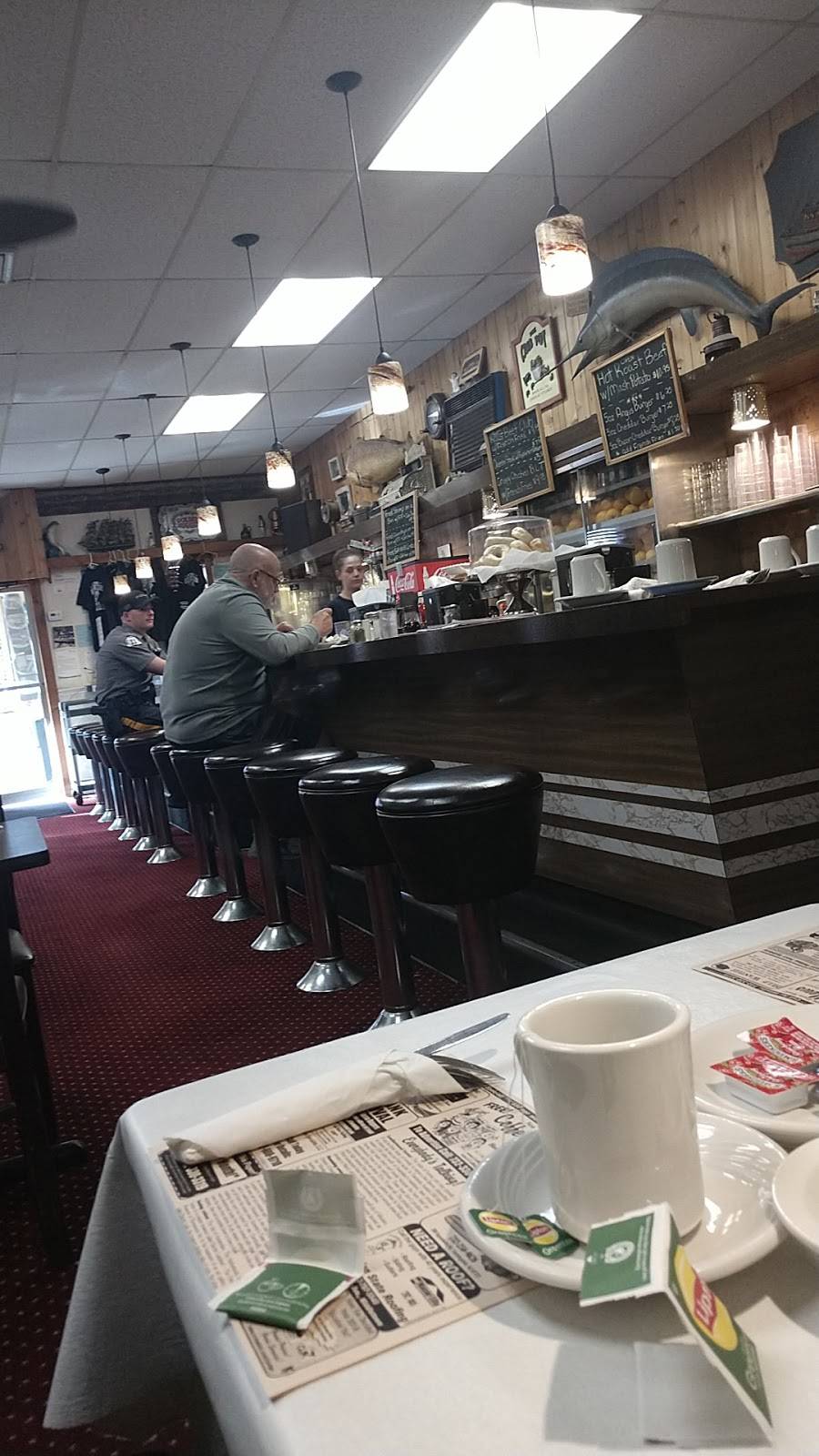 John & Elaines Restaurant | restaurant | 1103 Richmond Ave, Point Pleasant Beach, NJ 08742, USA | 7328990089 OR +1 732-899-0089