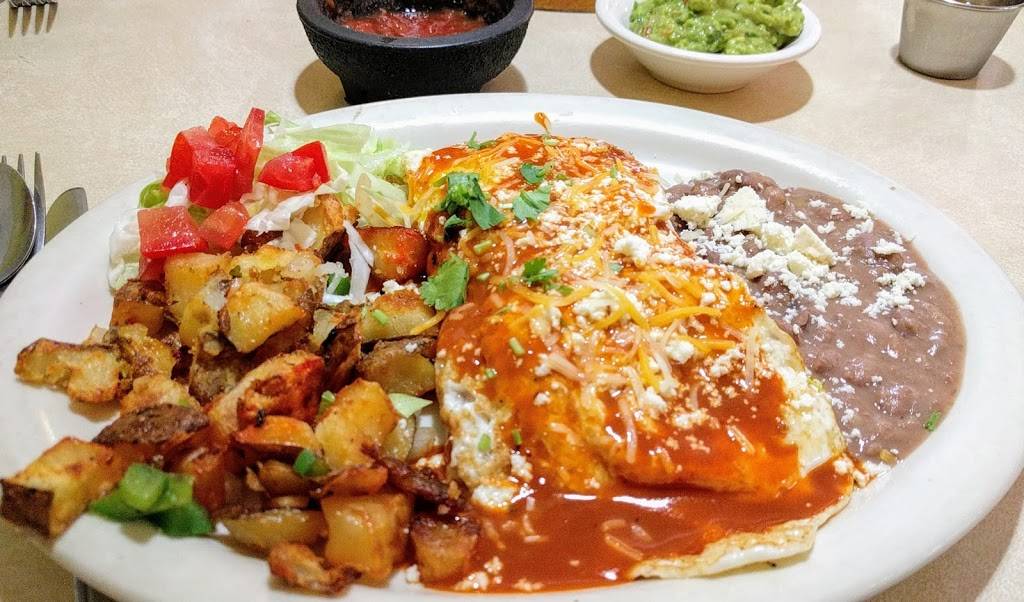 Ciscos Restaurant | restaurant | 254 Hartford Ave, Newington, CT 06111, USA | 8606660703 OR +1 860-666-0703