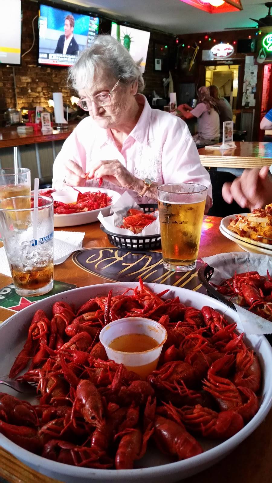 Shuckers | restaurant | 408 SW 16th St, Ocala, FL 34471, USA | 3522820592 OR +1 352-282-0592