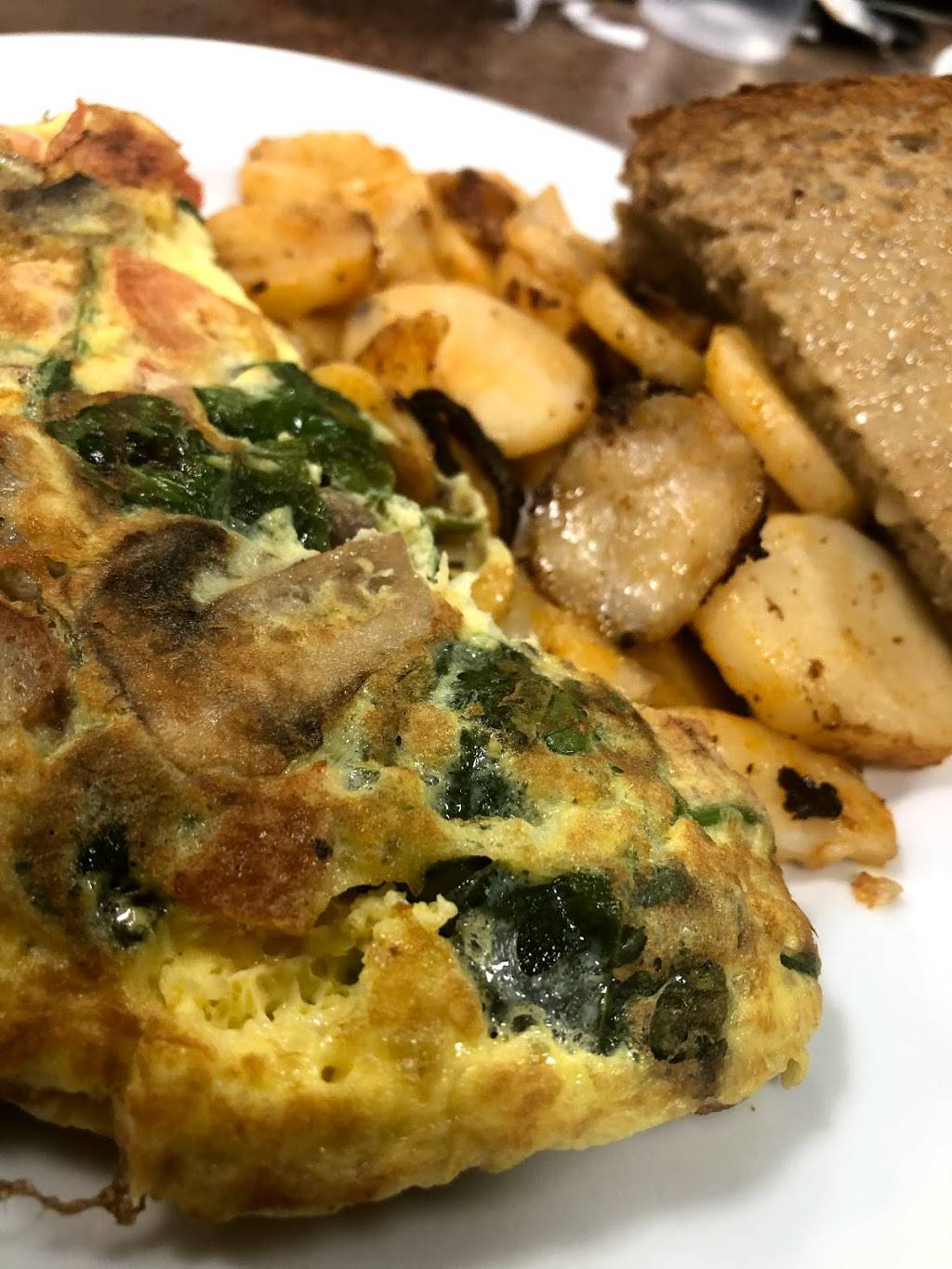 Mitchells Restaurant | restaurant | 1237 Hartford Turnpike, Vernon, CT 06066, USA | 8604547628 OR +1 860-454-7628