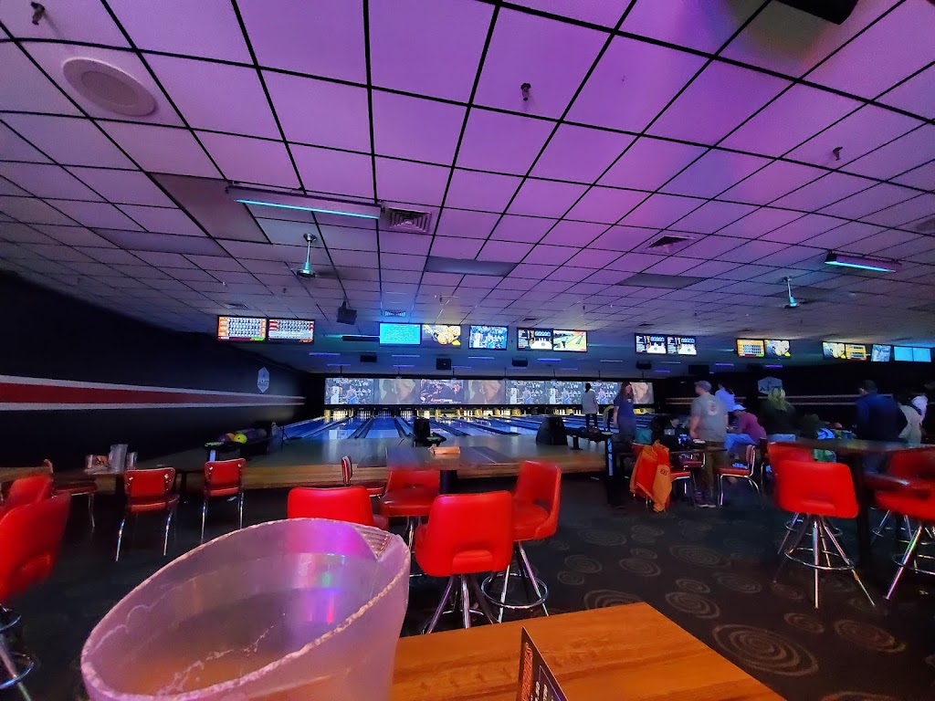 AMF Empire Lanes | restaurant | 2400 Empire Blvd, Webster, NY 14580, USA | 5856712556 OR +1 585-671-2556
