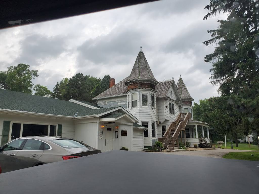 Arbor Manor Steakhouse and Motel | restaurant | 1617 Central Ave, Auburn, NE 68305, USA | 4022743774 OR +1 402-274-3774