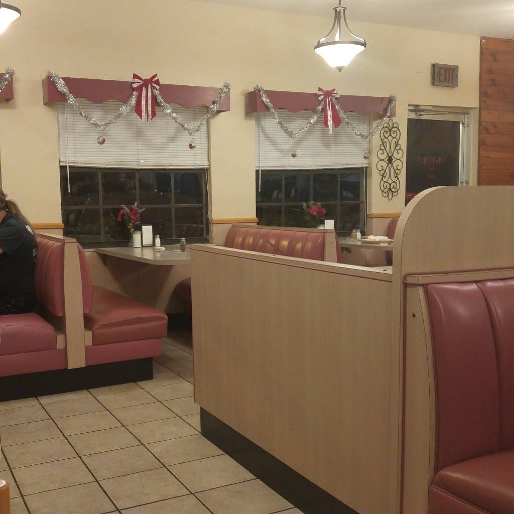 Aunt Fannies Restaurant | restaurant | 6147 SE Abshier Blvd, Belleview, FL 34420, USA | 3522455442 OR +1 352-245-5442