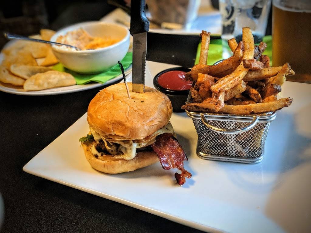 Mes burgers & brews | restaurant | 215 Main St, Danville, VA 24541, USA | 4347920123 OR +1 434-792-0123