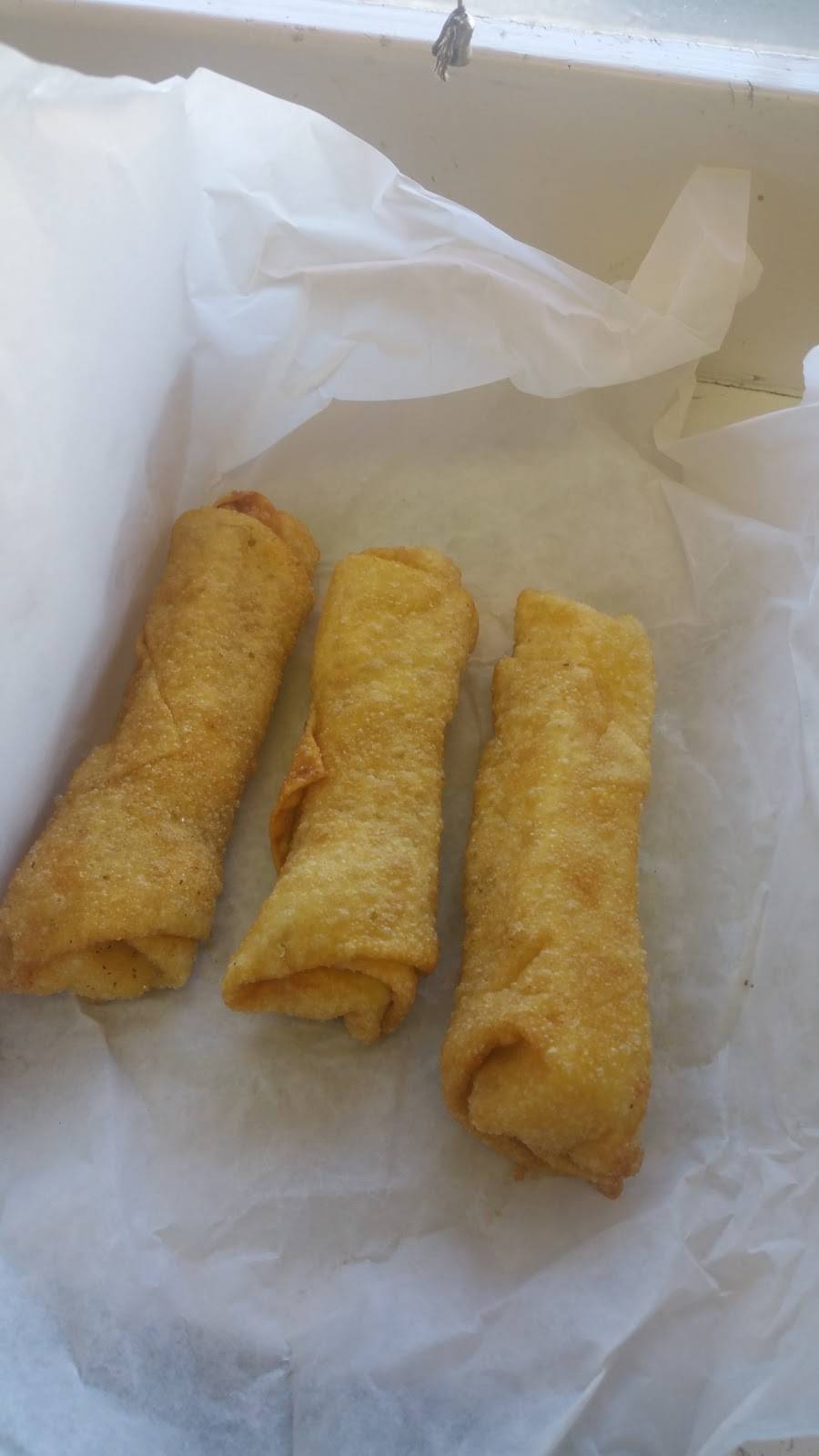 Snappy Dog Inc | restaurant | 6682 N Northwest Hwy, Chicago, IL 60631, USA | 7737756700 OR +1 773-775-6700