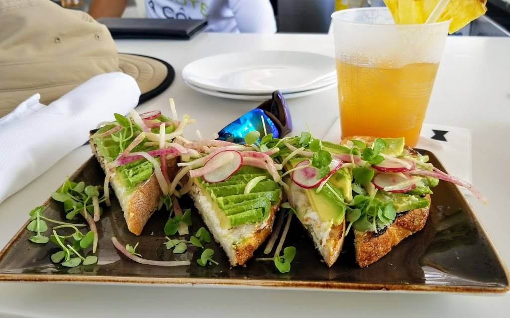 La Côte | restaurant | 4441 Collins Ave, Miami Beach, FL 33140, USA | 3056744710 OR +1 305-674-4710