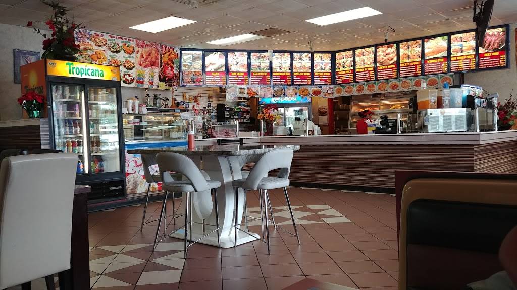 Royal Fried Chicken | restaurant | 270 Dexter St, Pawtucket, RI 02860, USA | 4017224433 OR +1 401-722-4433