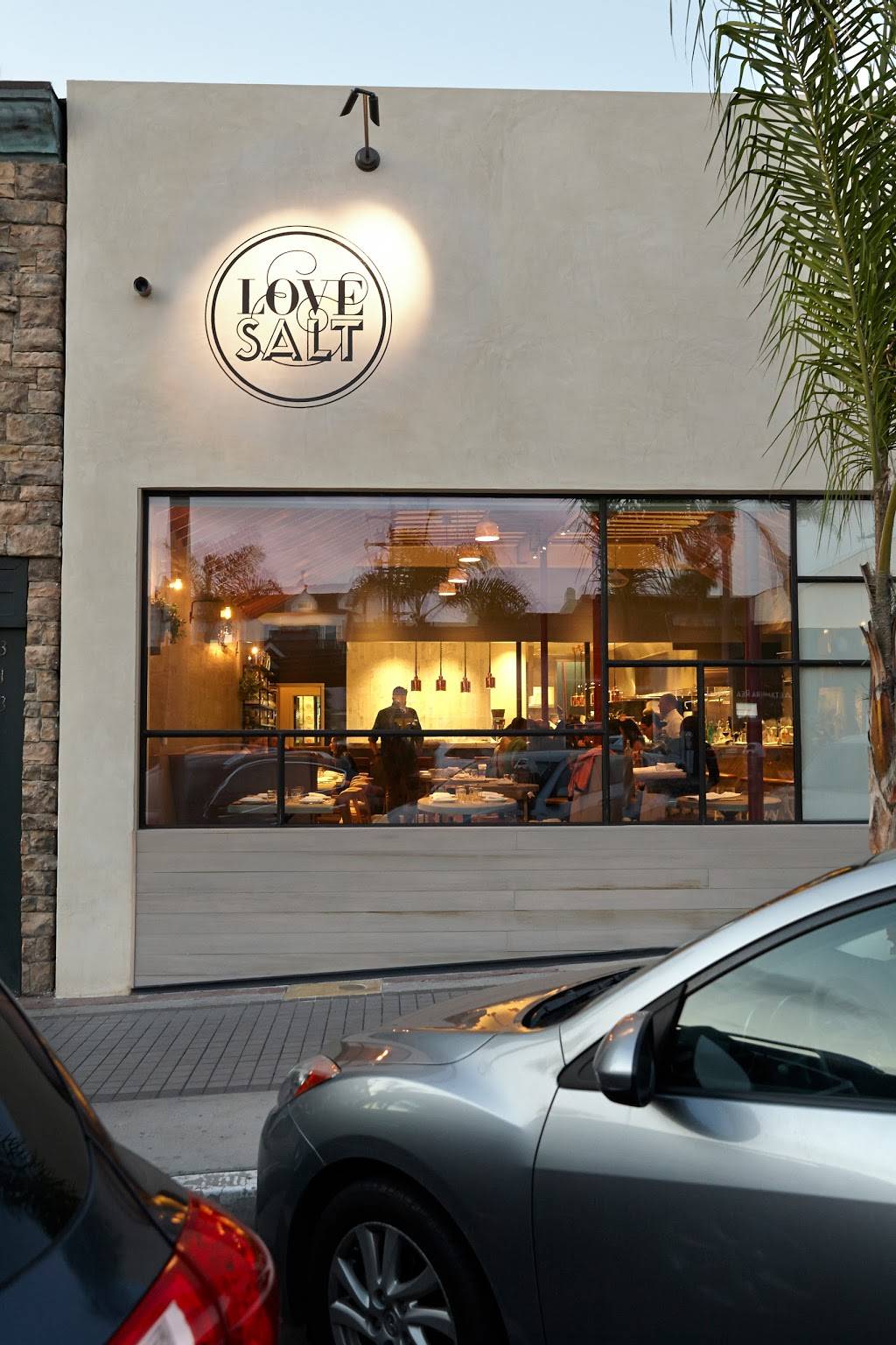 Love & Salt | restaurant | 317 Manhattan Beach Blvd, Manhattan Beach, CA 90266, USA | 3105455252 OR +1 310-545-5252