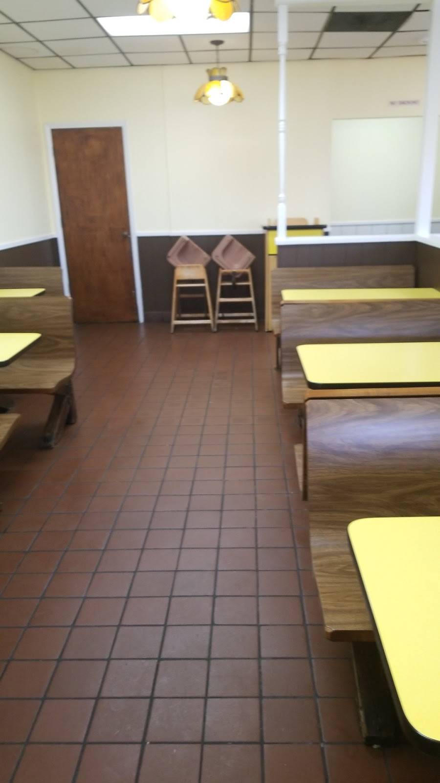 Wiener Works | restaurant | 3402 Raeford Rd, Fayetteville, NC 28303, USA | 9104843638 OR +1 910-484-3638