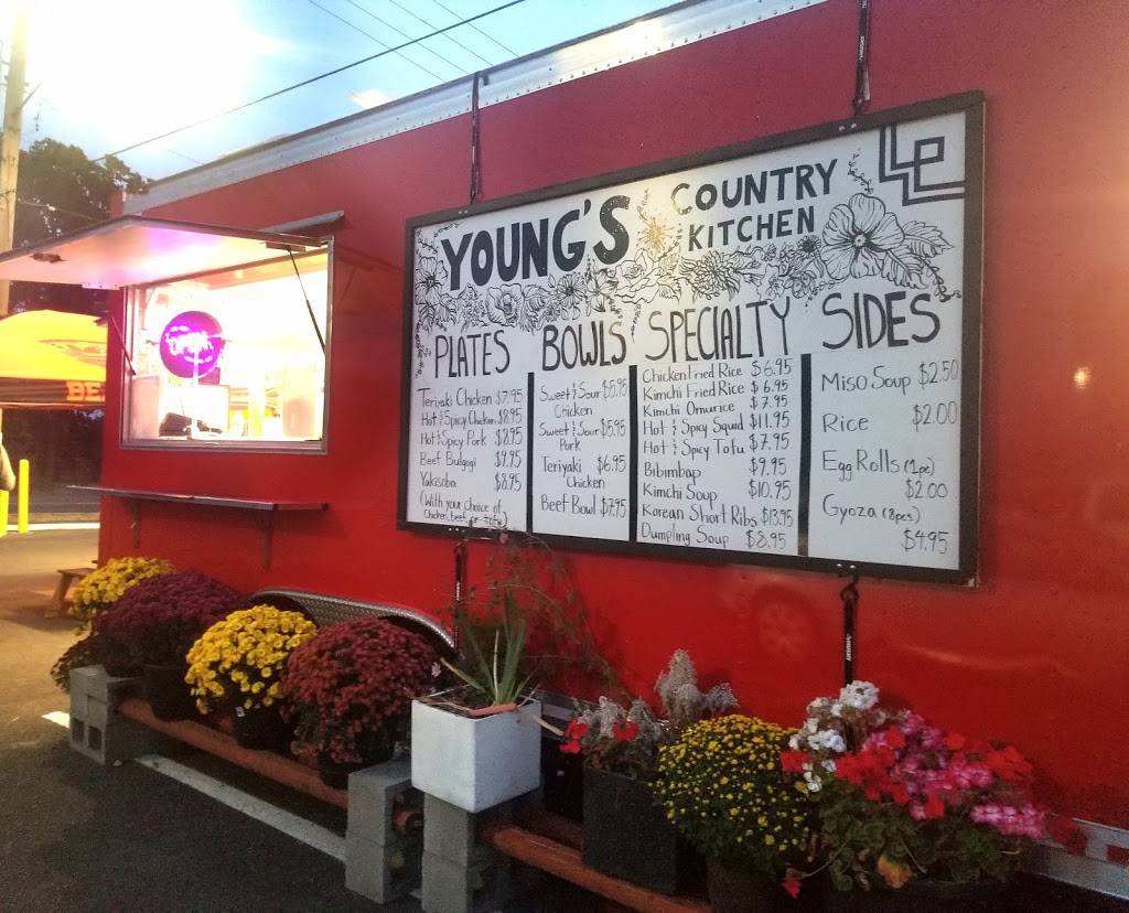 Country Market Deli & Youngs Country Kitchen | restaurant | 310 NW 53rd St, Corvallis, OR 97330, USA | 5417571196 OR +1 541-757-1196