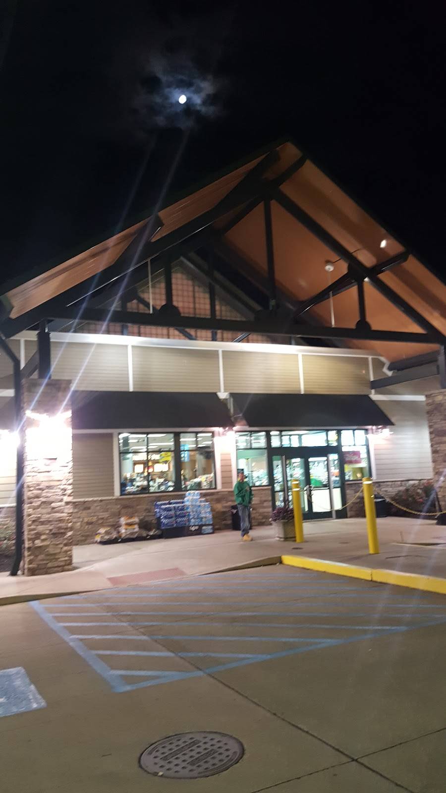 Hickory Run Service Plaza | restaurant | Pennsylvania Turnpike Milepost 86.1, Jim Thorpe, PA 18229, USA | 5705657010 OR +1 570-565-7010