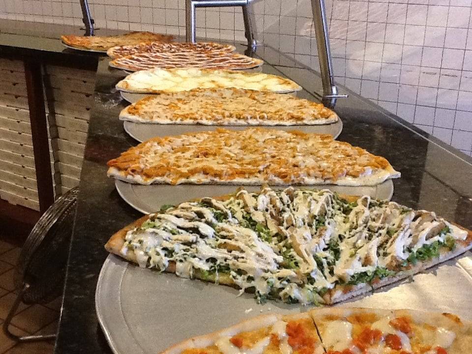 Vincenzos Pizzeria & Restaurant | meal delivery | 168-19 Union Tpke, Flushing, NY 11366, USA | 7189697434 OR +1 718-969-7434