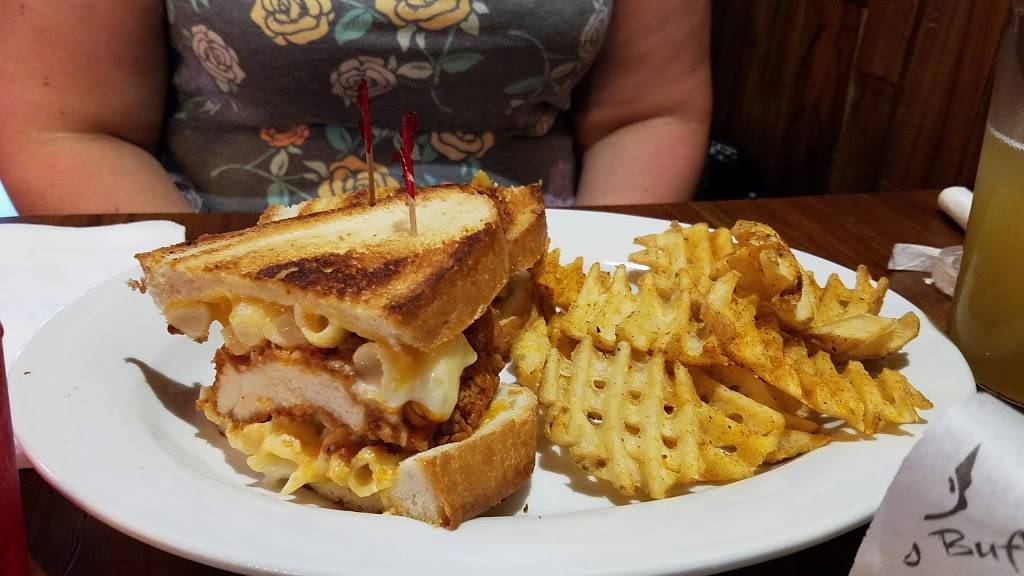 Harry Buffalo Highland | restaurant | 5604 Wilson Mills Rd, Highland Heights, OH 44143, USA | 4404591356 OR +1 440-459-1356