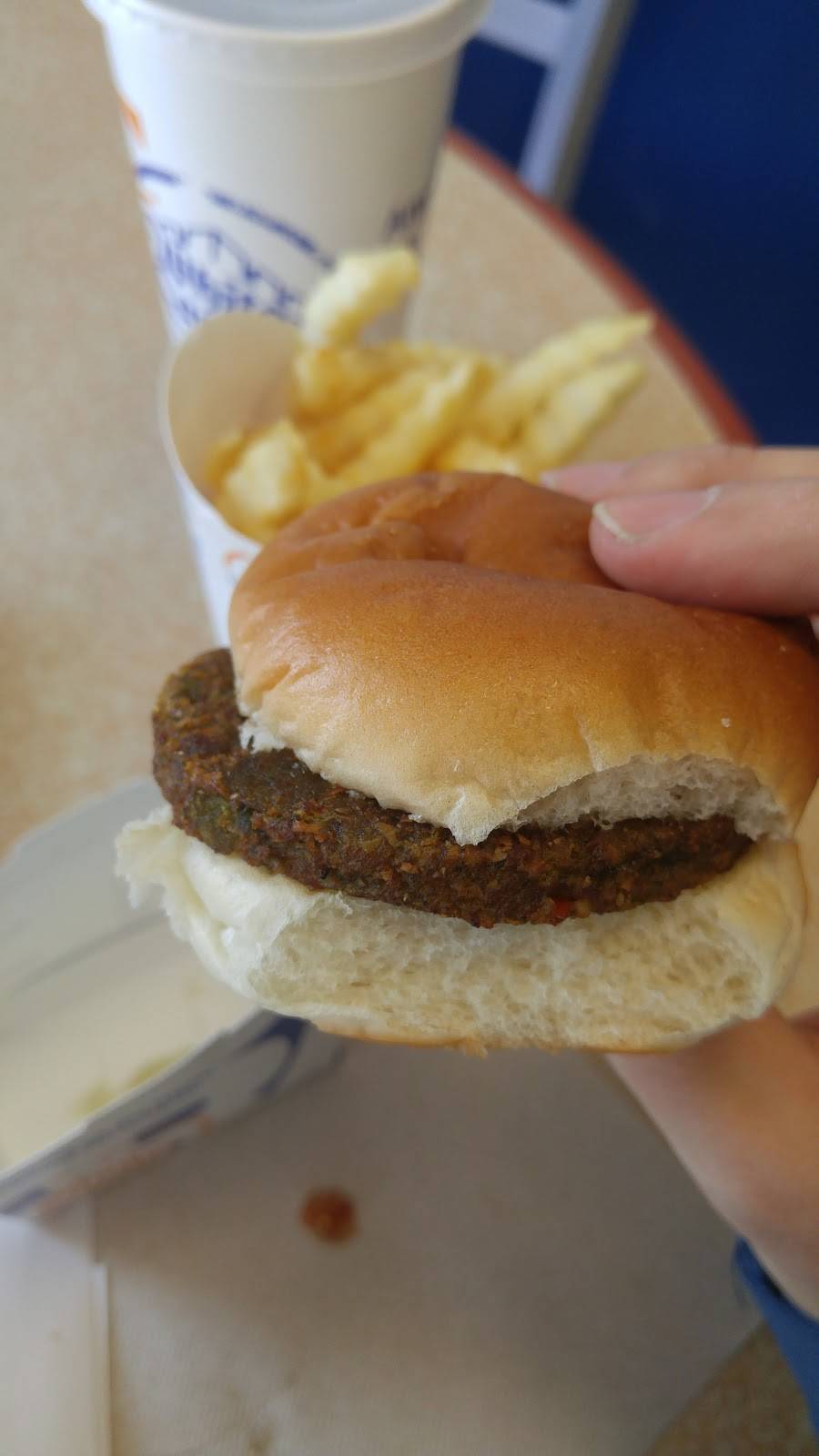 White Castle | restaurant | 2900 E Tremont Ave, Bronx, NY 10461, USA | 7187927659 OR +1 718-792-7659