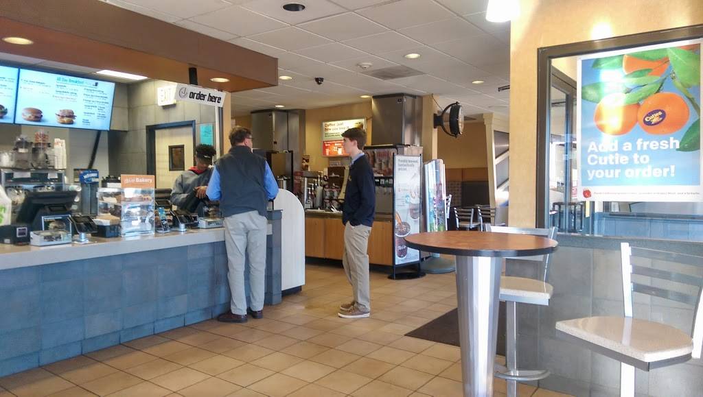 McDonalds | cafe | 12 Pearl St, Braintree, MA 02184, USA | 7813564545 OR +1 781-356-4545