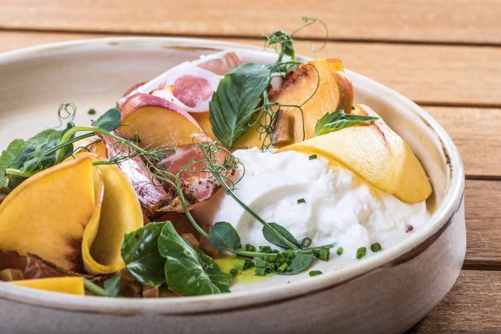 Streeterville Social | restaurant | 455 N Park Dr, Chicago, IL 60611, USA | 3128406617 OR +1 312-840-6617