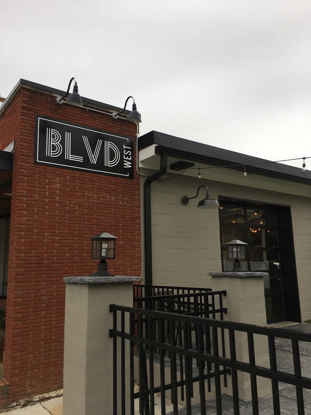 Boulevard West | cafe | 104 W Main St, Clayton, NC 27520, USA | 9192431384 OR +1 919-243-1384