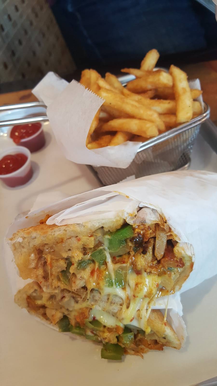 Yummy Burgers & BBQ | restaurant | 8300 Preston Rd Suit 120, Plano, TX 75024, USA | 4694809262 OR +1 469-480-9262