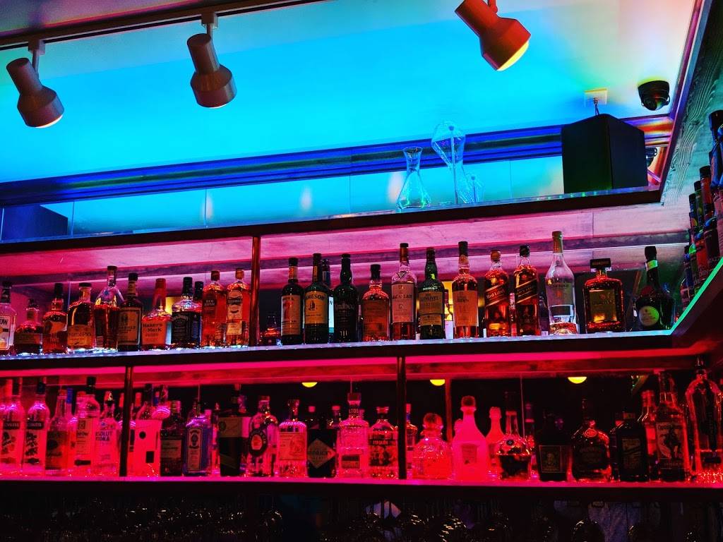 HOOK AND NAIL | restaurant | 1320 SE Water Ave, Portland, OR 97214, USA | 5039461985 OR +1 503-946-1985