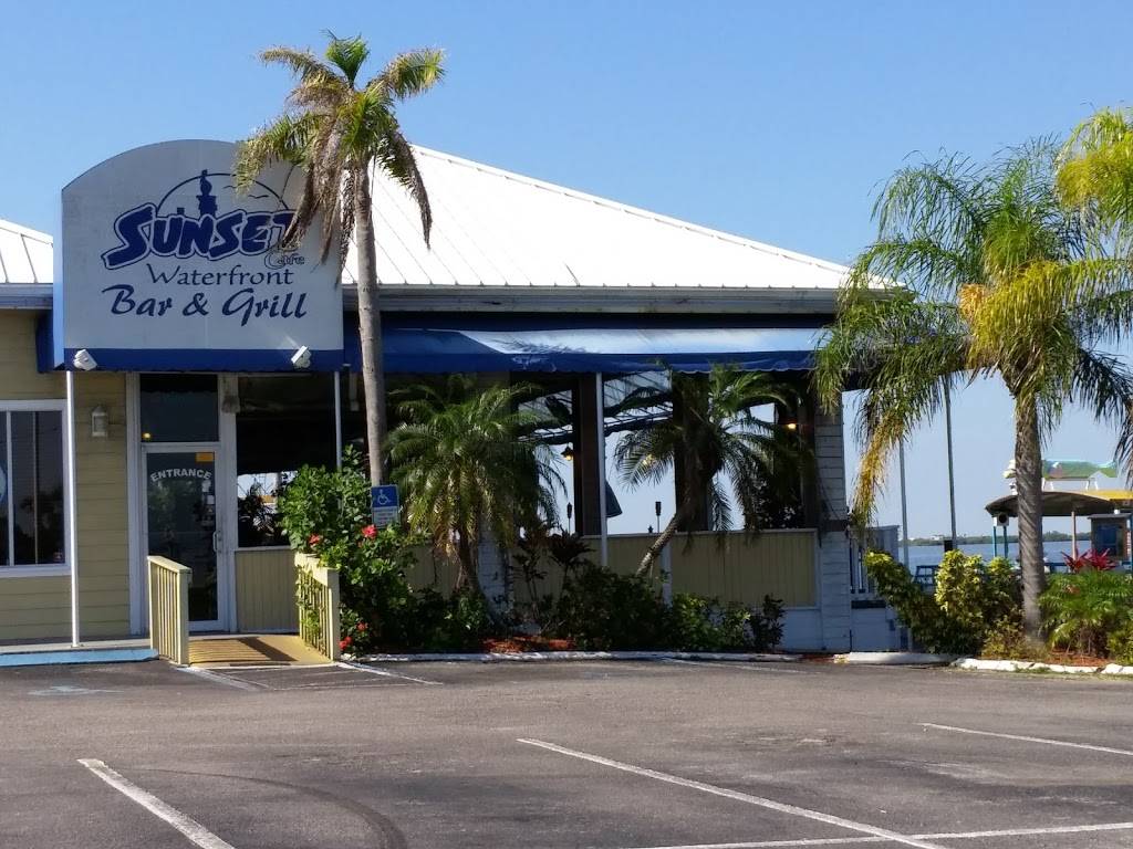 Sunset Waterfront Grill & Bar | restaurant | 500 W Cocoa Beach Causeway, Cocoa Beach, FL 32931, USA | 3217838485 OR +1 321-783-8485