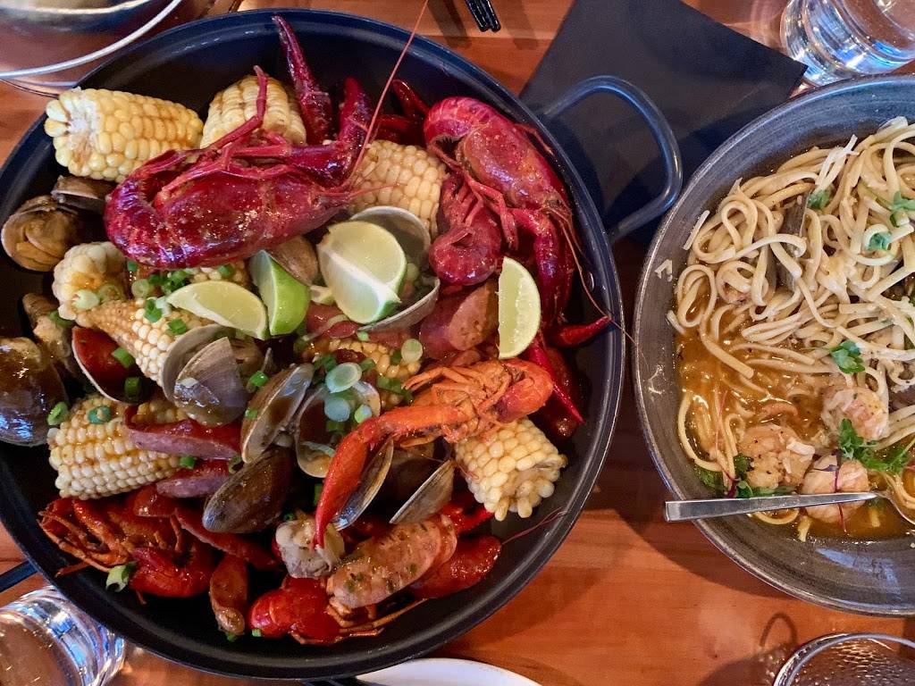 Krawbar Restaurant | restaurant | 80 Front St N, Issaquah, WA 98027, USA | 4256777387 OR +1 425-677-7387