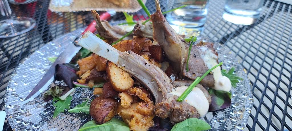 Cavas | restaurant | 401 E Erie St, Milwaukee, WI 53202, USA | 4149309088 OR +1 414-930-9088