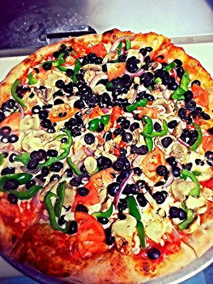 Lindys Country Store | restaurant | 405 Middle Rd, Brentwood, NH 03833, USA | 6036428101 OR +1 603-642-8101