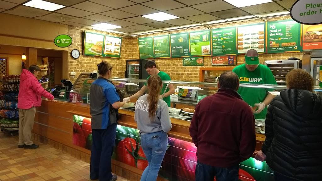 Subway | restaurant | 2654 Old Galax Pike, Hillsville, VA 24343, USA | 2767280110 OR +1 276-728-0110