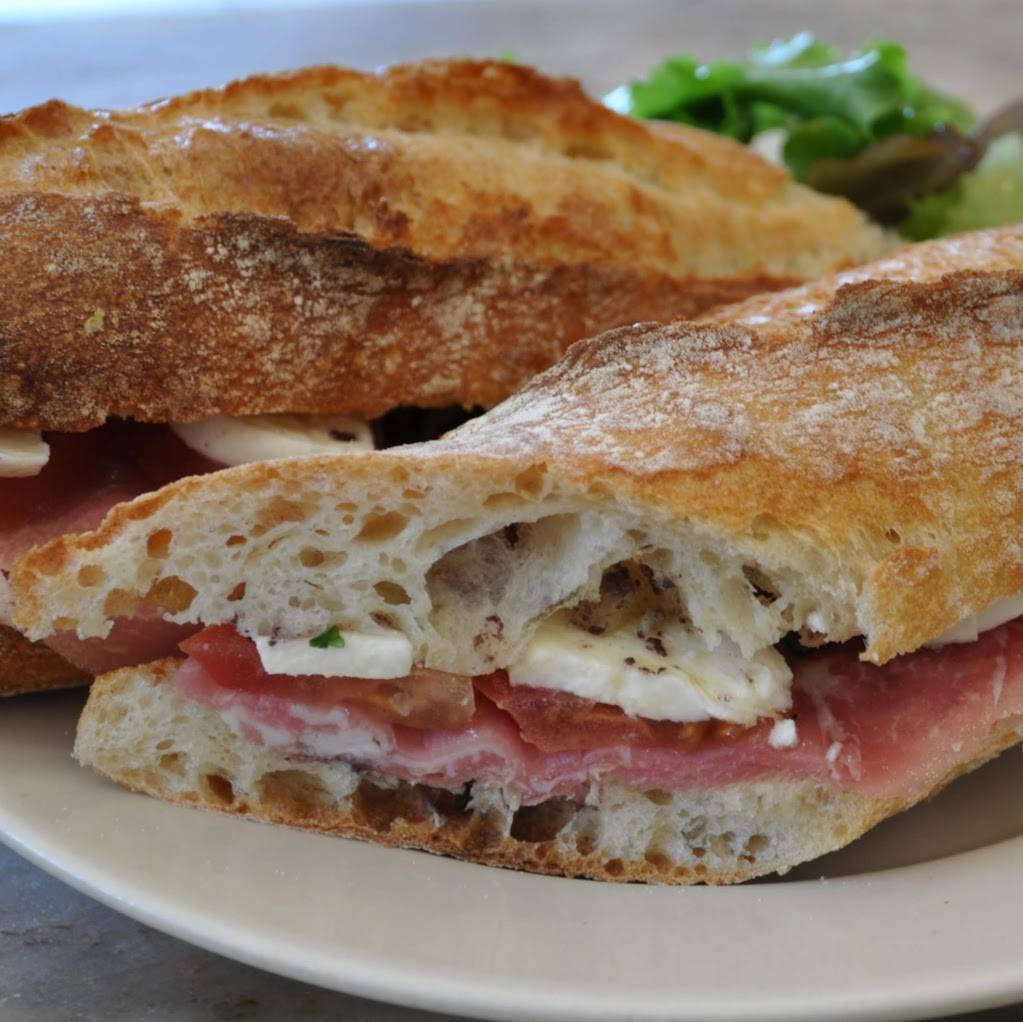 Bizalions Café-Market | cafe | 684 Main St, Great Barrington, MA 01230, USA | 4136449988 OR +1 413-644-9988