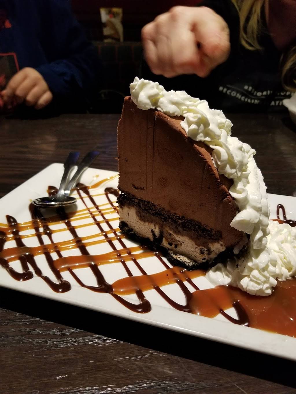 Red Robin Gourmet Burgers and Brews | restaurant | 695 East Van Asche Dr, Fayetteville, AR 72703, USA | 4795213524 OR +1 479-521-3524