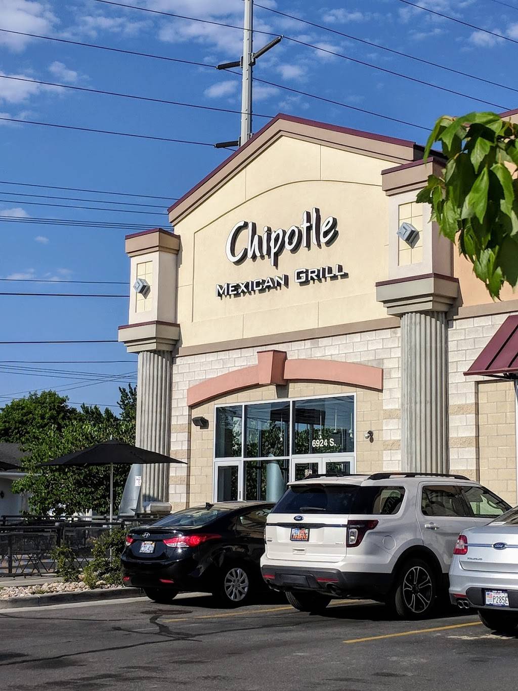 Chipotle Mexican Grill | restaurant | 6924 S Park Centre Dr, Cottonwood Heights, UT 84121, USA | 8019433525 OR +1 801-943-3525