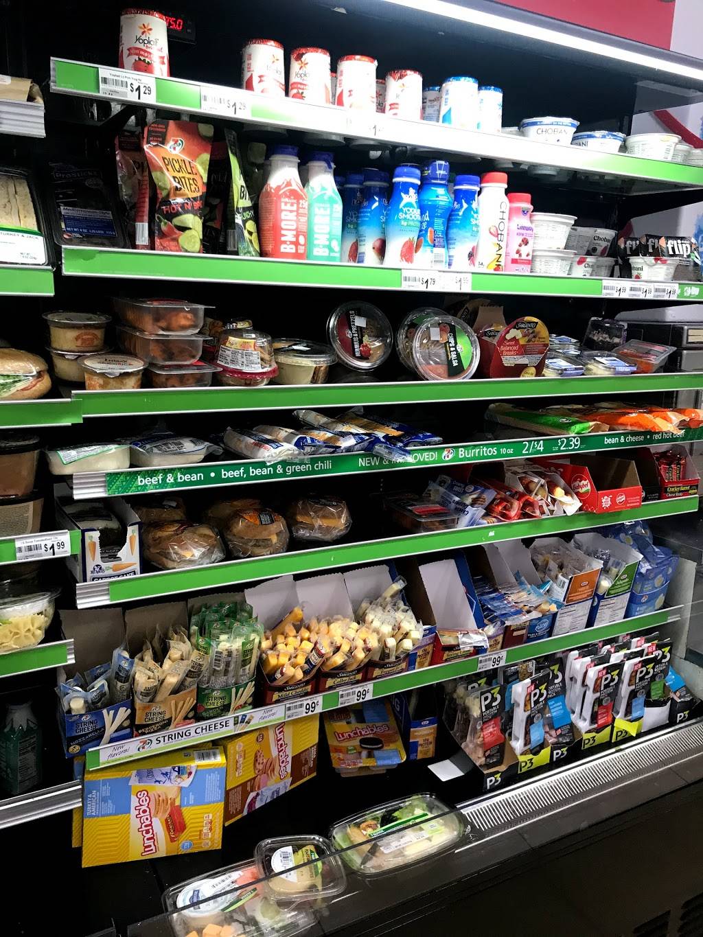 7-Eleven | bakery | 7820 Wisconsin Ave, Bethesda, MD 20814, USA | 3016528589 OR +1 301-652-8589