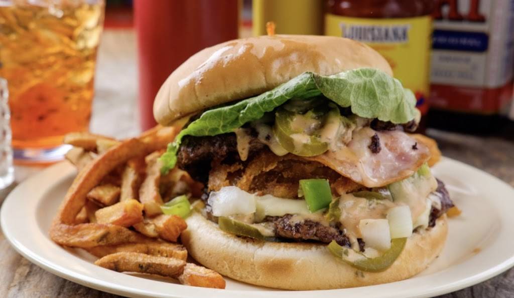 Sams Olde Tyme Hamburgers | restaurant | 223 E Locust St, Rogers, AR 72756, USA | 4799869191 OR +1 479-986-9191